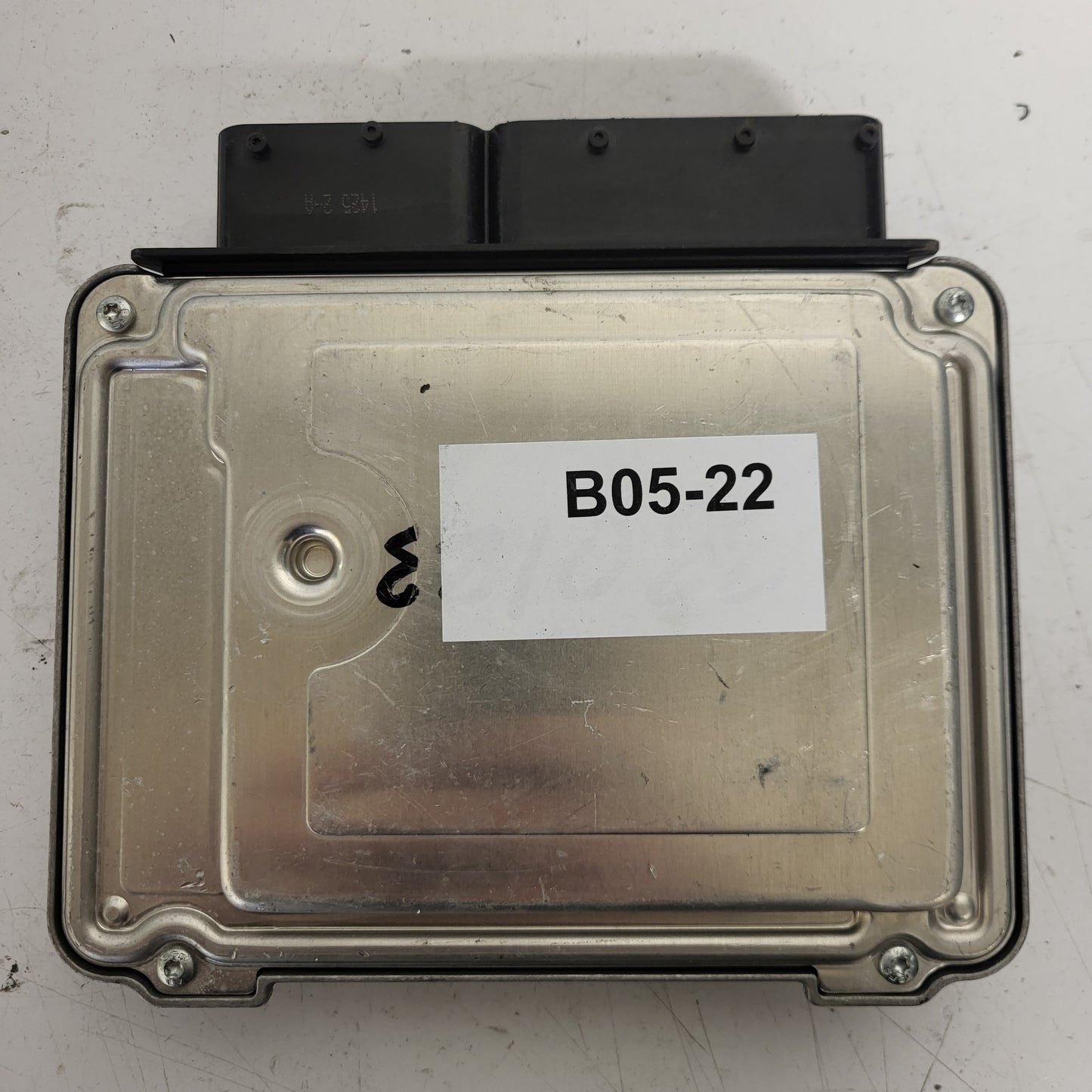 SAAAB 9-5 ECU / 0281012563 / 55562898 / BOSCH
