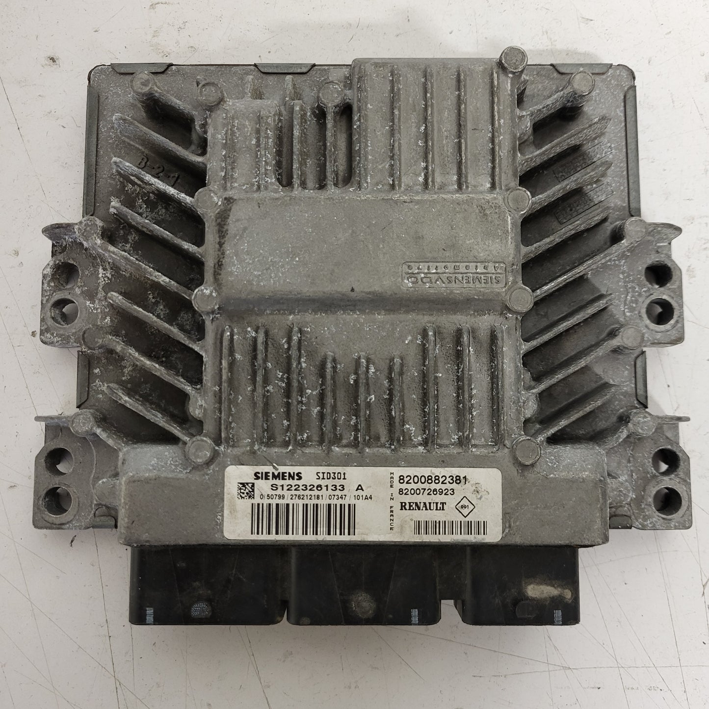 RENAULT LAGUNA 3 ECU / S122326133 / S122326133A / 8200882381 / 8200726923 SID301