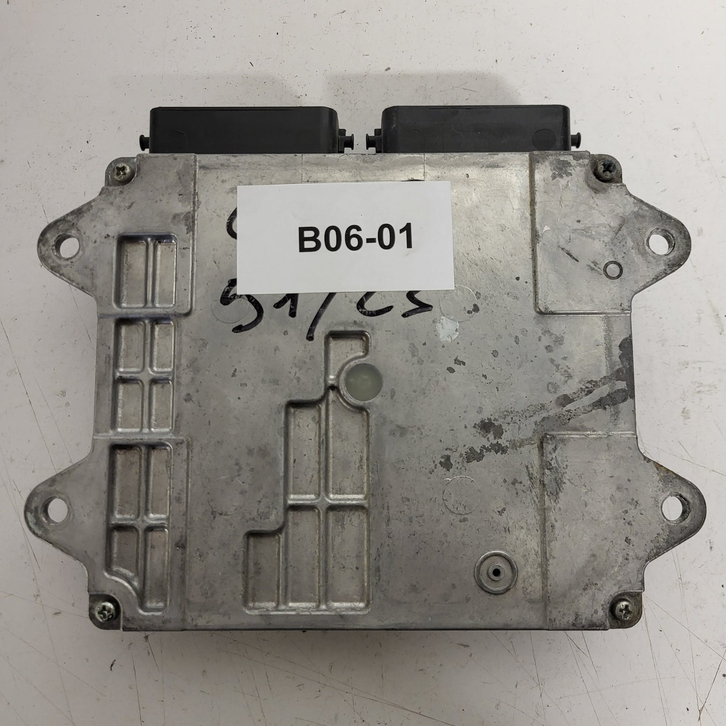 MITSUBISHI COLT ECU / A1341502579 / 1860A708 / E6T42483