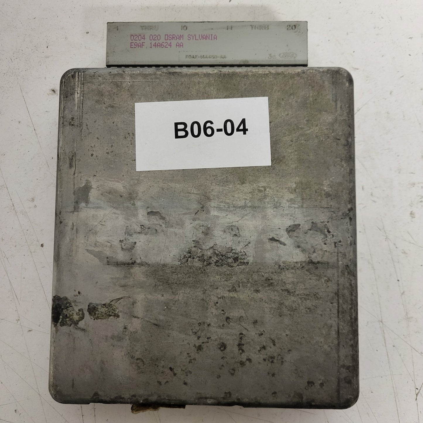 FORD KA ECU / 1S5A-12A650-CA / LGF0 / EEC-V / LP4-322 / 1S5A12A650CA / VISTEON
