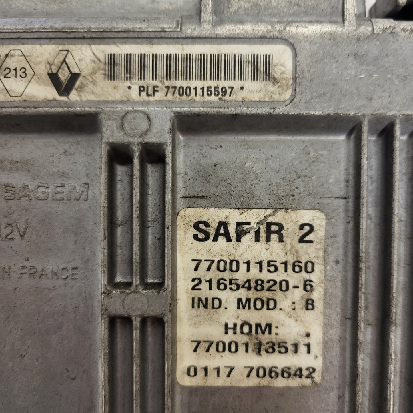 RENAULT ECU / 7700115597 / 7700115160 / 21654820-6 / 7700113511 / 35 PIN SAGEM
