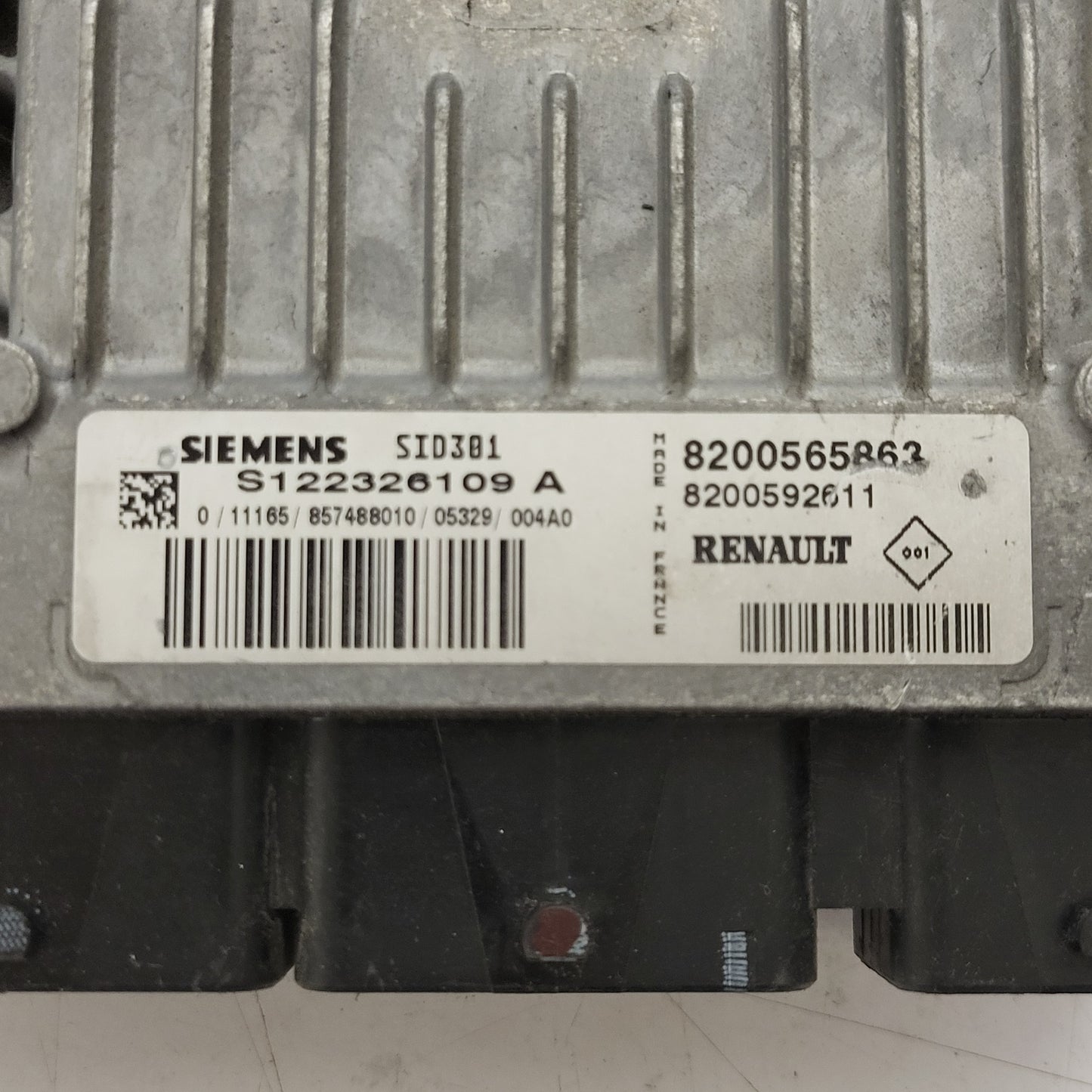 RENAULT MEGANE SCENIC ECU / S122326109A 8200565863 8200592611 SID301 S122326109