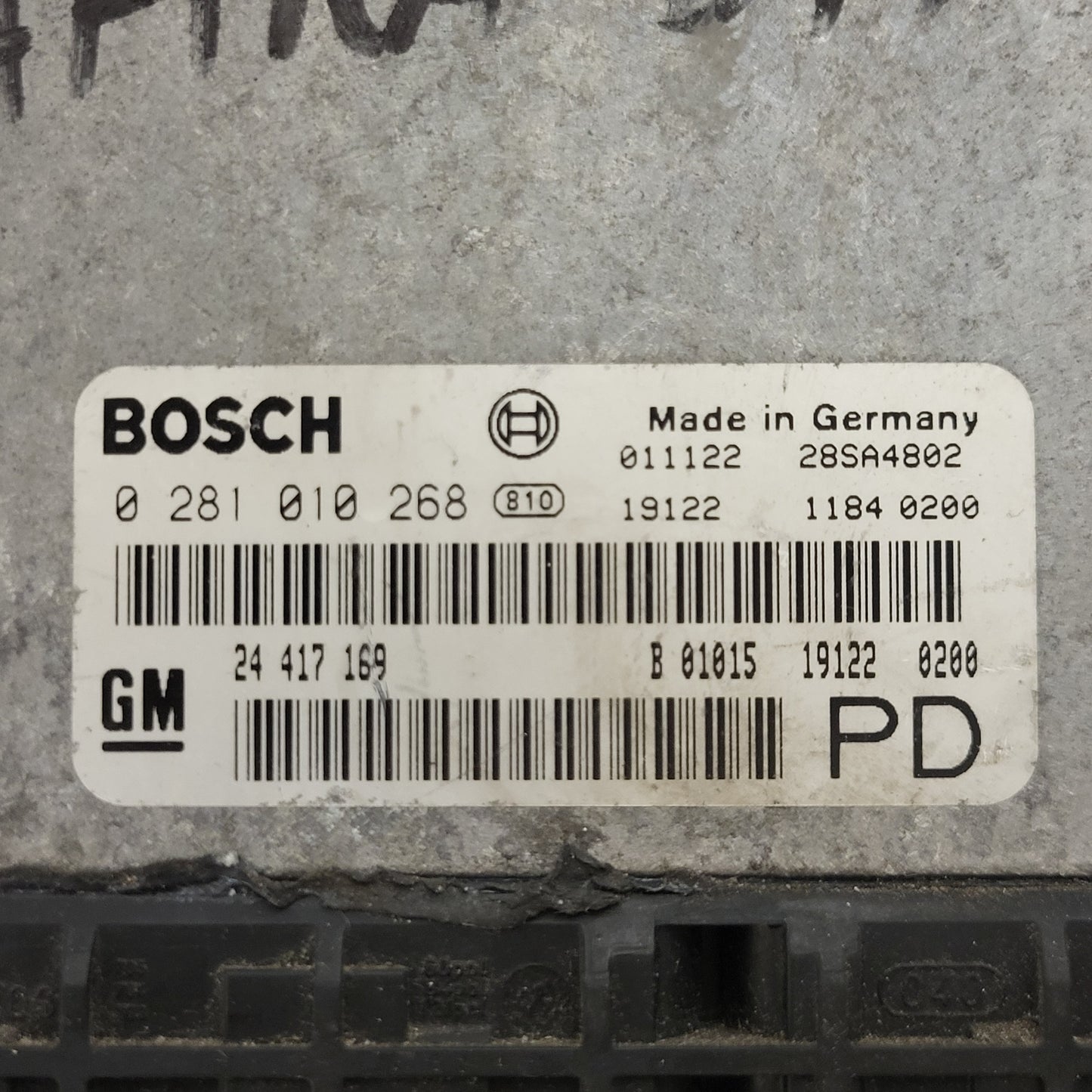Opel Zafira 2.0 ECU / 0281010268 / 24417169 / BOSCH