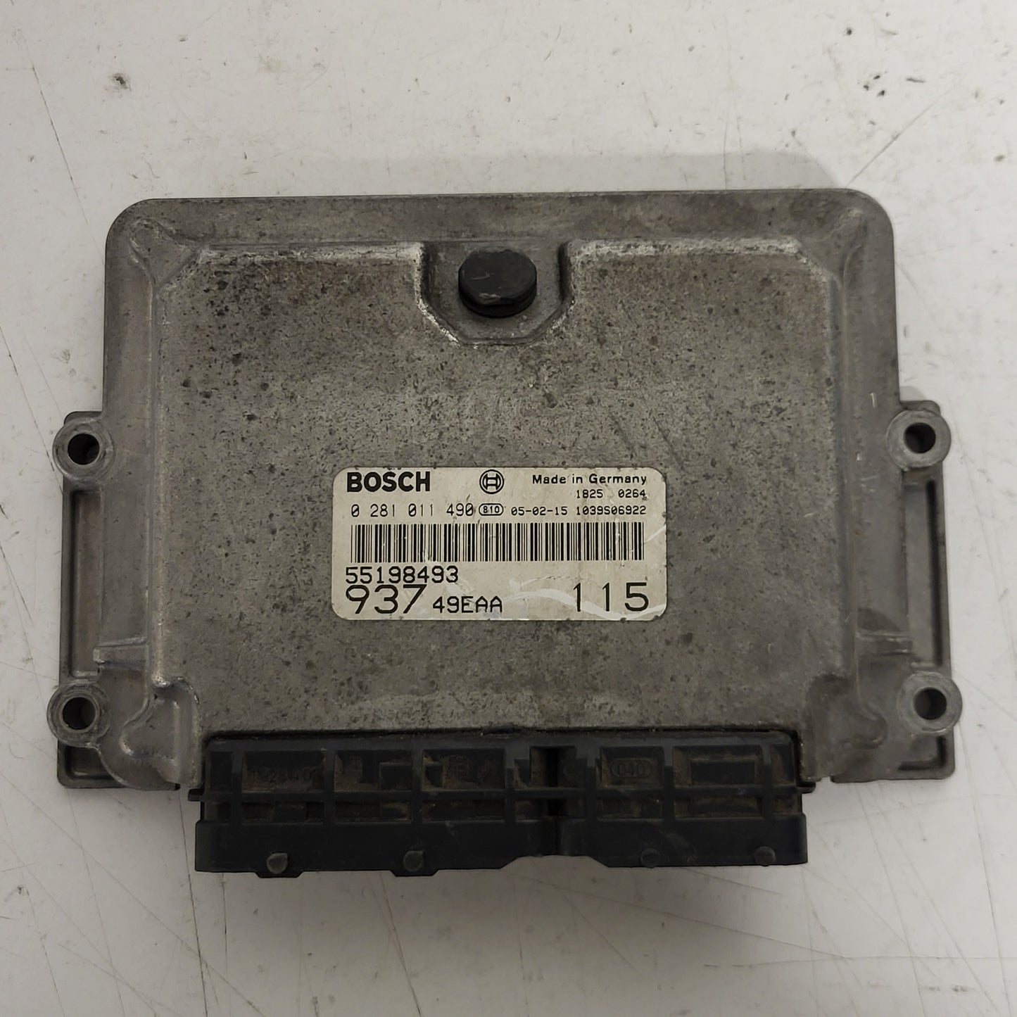 ALFA ROMEO 147 1.9 ECU / 0281011490 / 55198493 / BOSCH