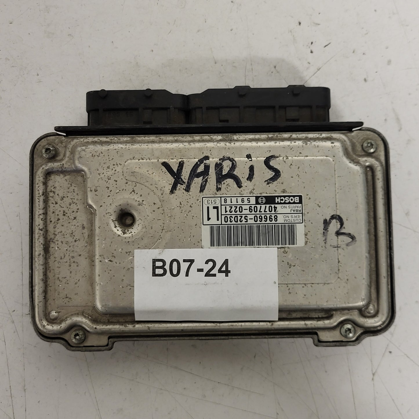 TOYOTA YARIS 1KR-FE ECU / 0261208936 / 89661-0D270 / BOSCH