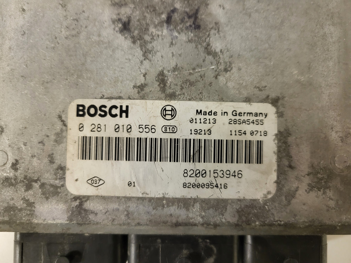Renault Laguna ECU / 0281010556 / 8200153946 / 8200095416 / 28SA5455 / BOSCH