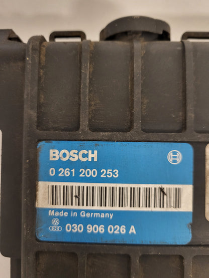 VW VOLKSWAGEN POLO 1.0 ECU / 0261200253 / 030906026A / BOSCH