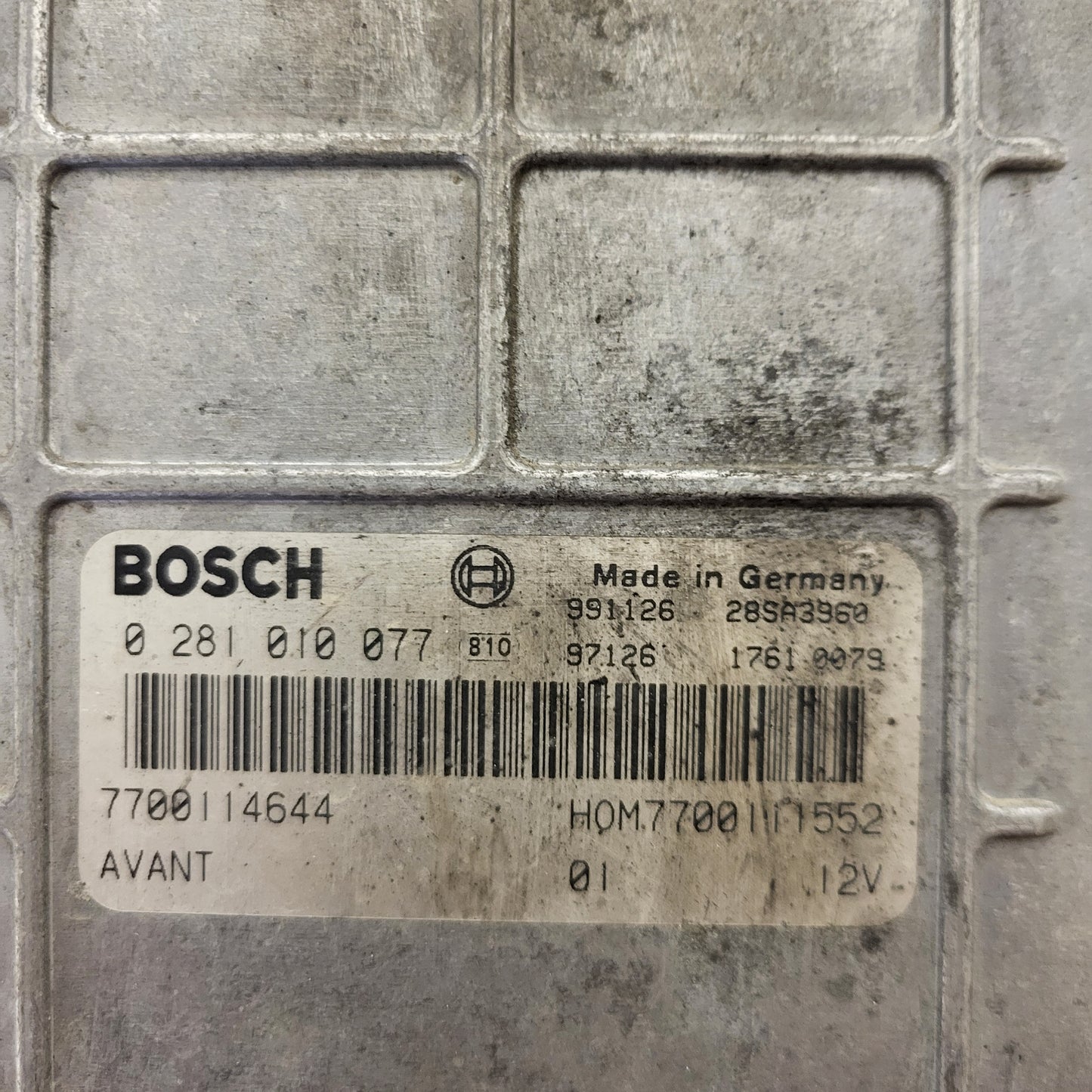Renault Scenic 1.9 ECU / 0281010077 / 7700114644 / HOM7700111552 / BOSCH