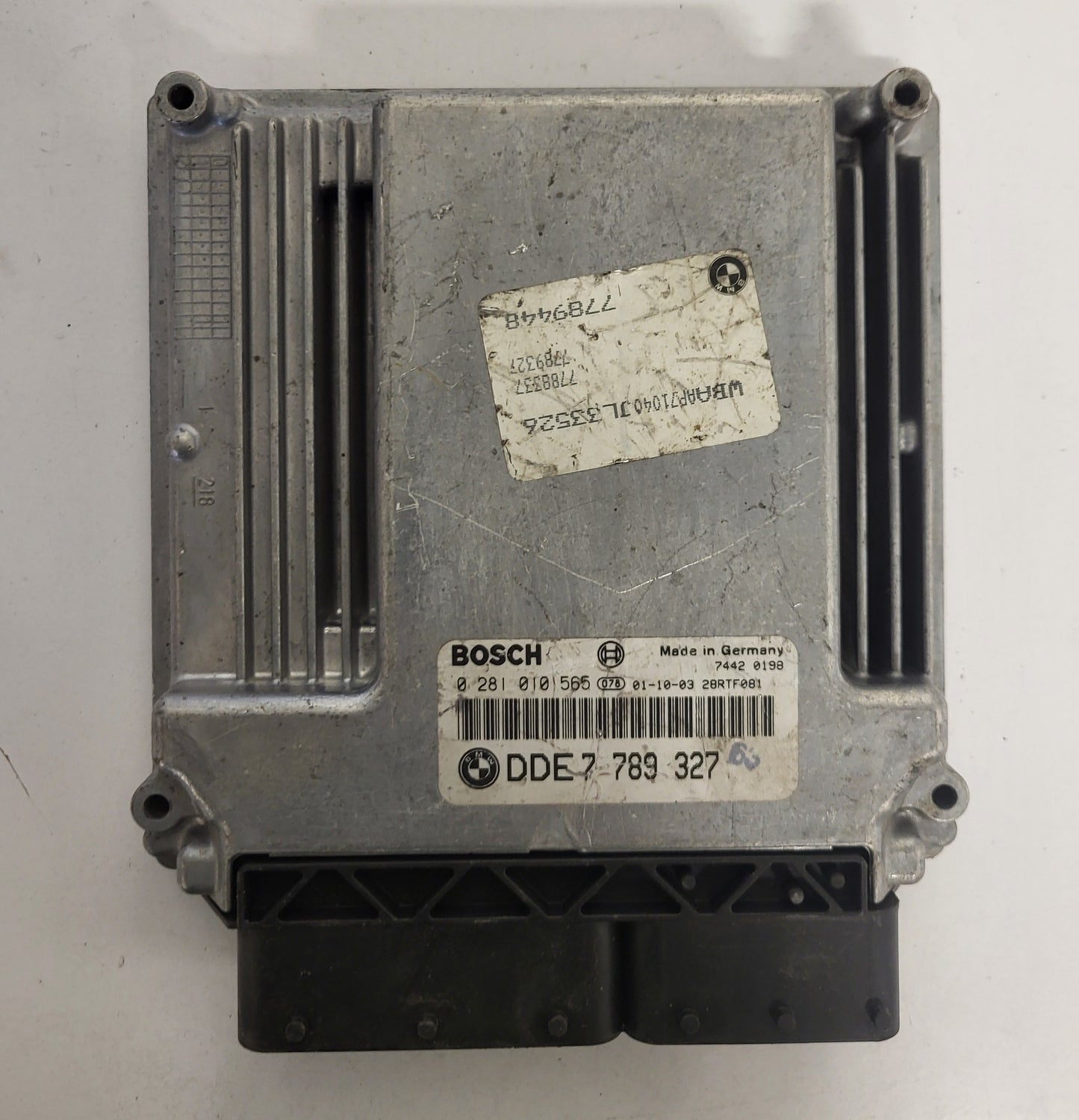 BMW ECU / 0281010565 / DDE7789327 / 7789327 / BOSCH