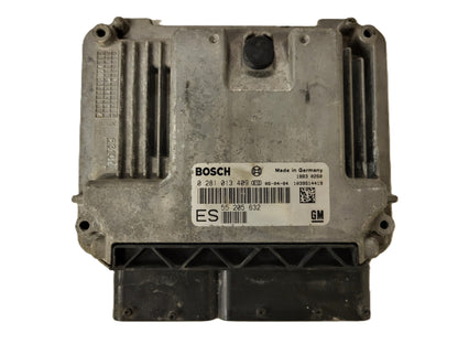 OPEL VECTRA C SIGNUM ECU / 0281013409 / 55205632 / ES / BOSCH