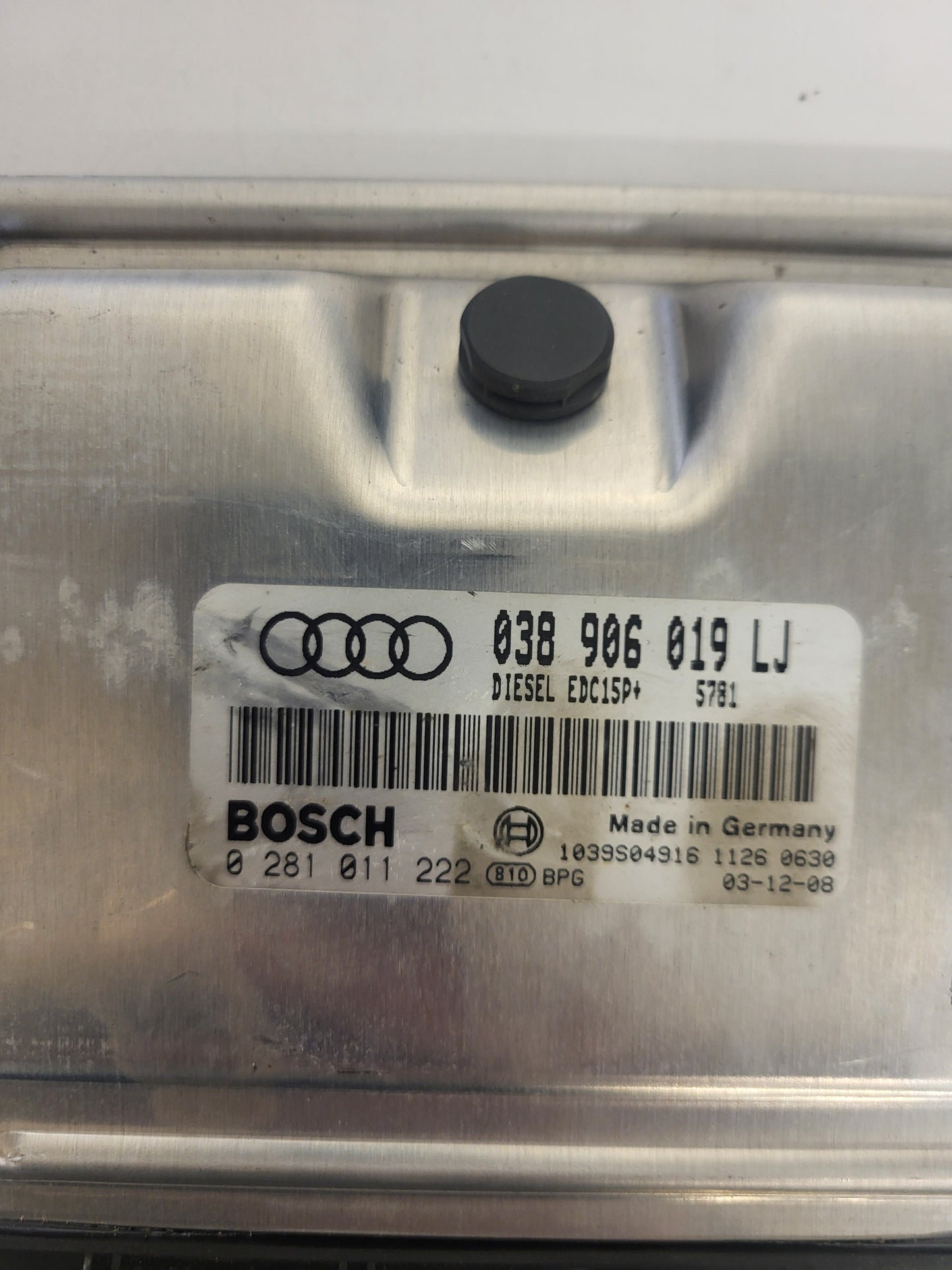 AUDI A4 ECU / 038906019LJ / 0281011222 / EDC15P+ / BOSCH