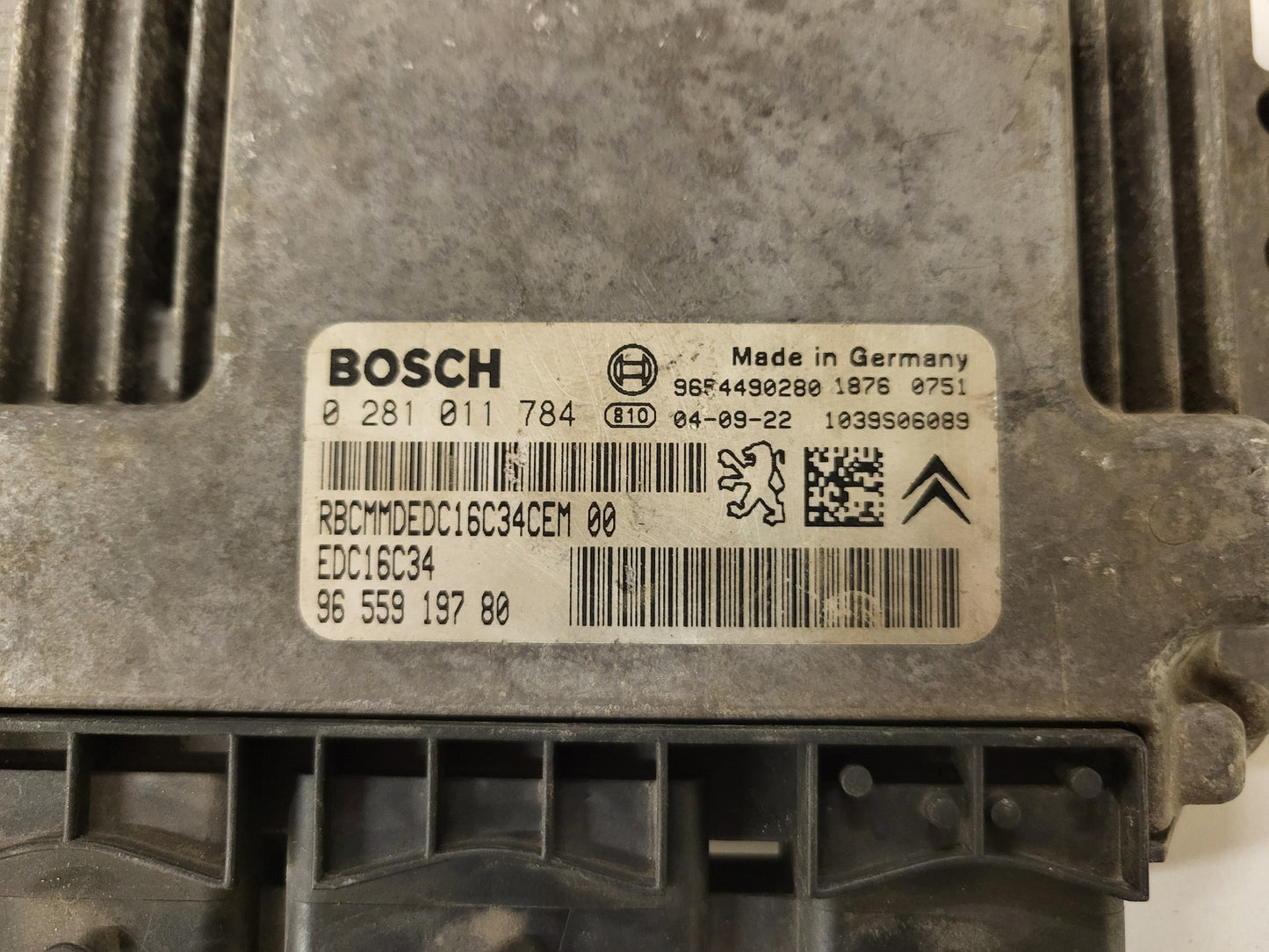 PEUGEOT CITROEN ECU / 0281011784 / 9655919780 / 9654490280 / EDC16C34 / BOSCH