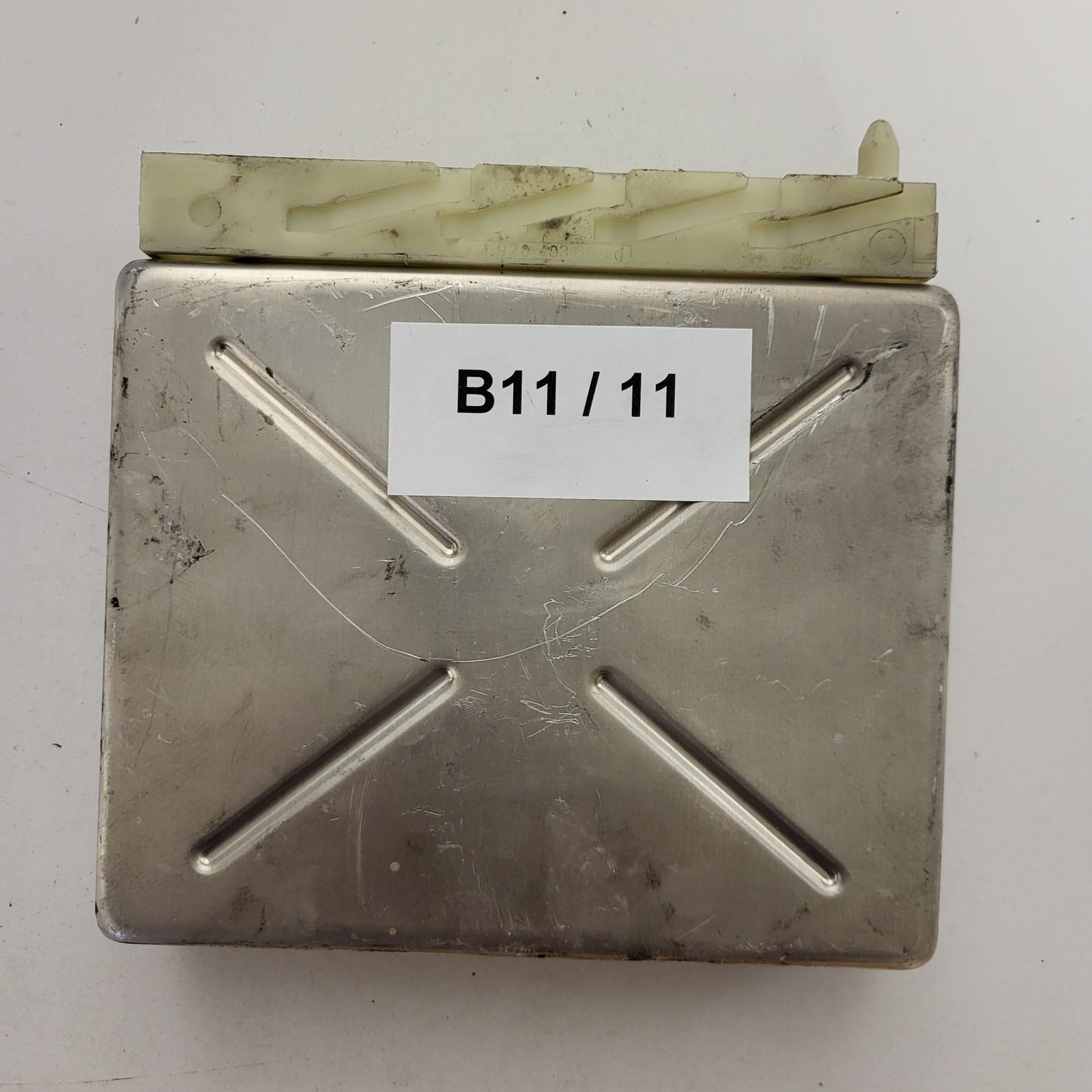 Volvo S60 V70 XC70 S80 ECU / P09480761 / 1T0505A00 / T02060554 / TEMIC