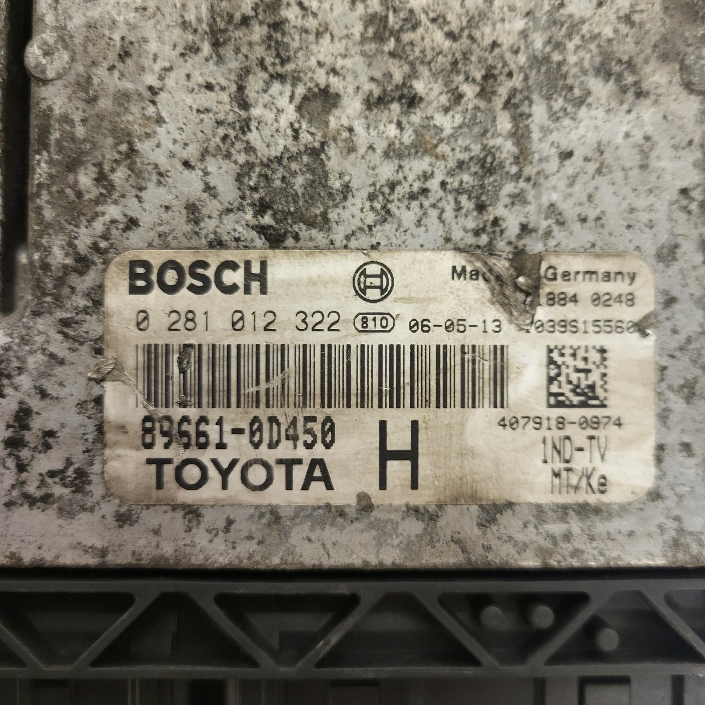 TOYOTA YARIS ECU / 0281012322 / 89661-0D450 / 1ND-TV / BOSCH