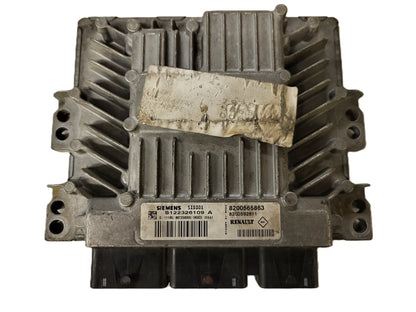 RENAULT MEGANE SCENIC ECU / S122326109A / 8200565863 / 8200592611 SID301 SIEMENS