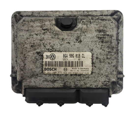 VW GOLF ECU / 06A906018CL / 0261206076 / BOSCH - B11-14 - 1