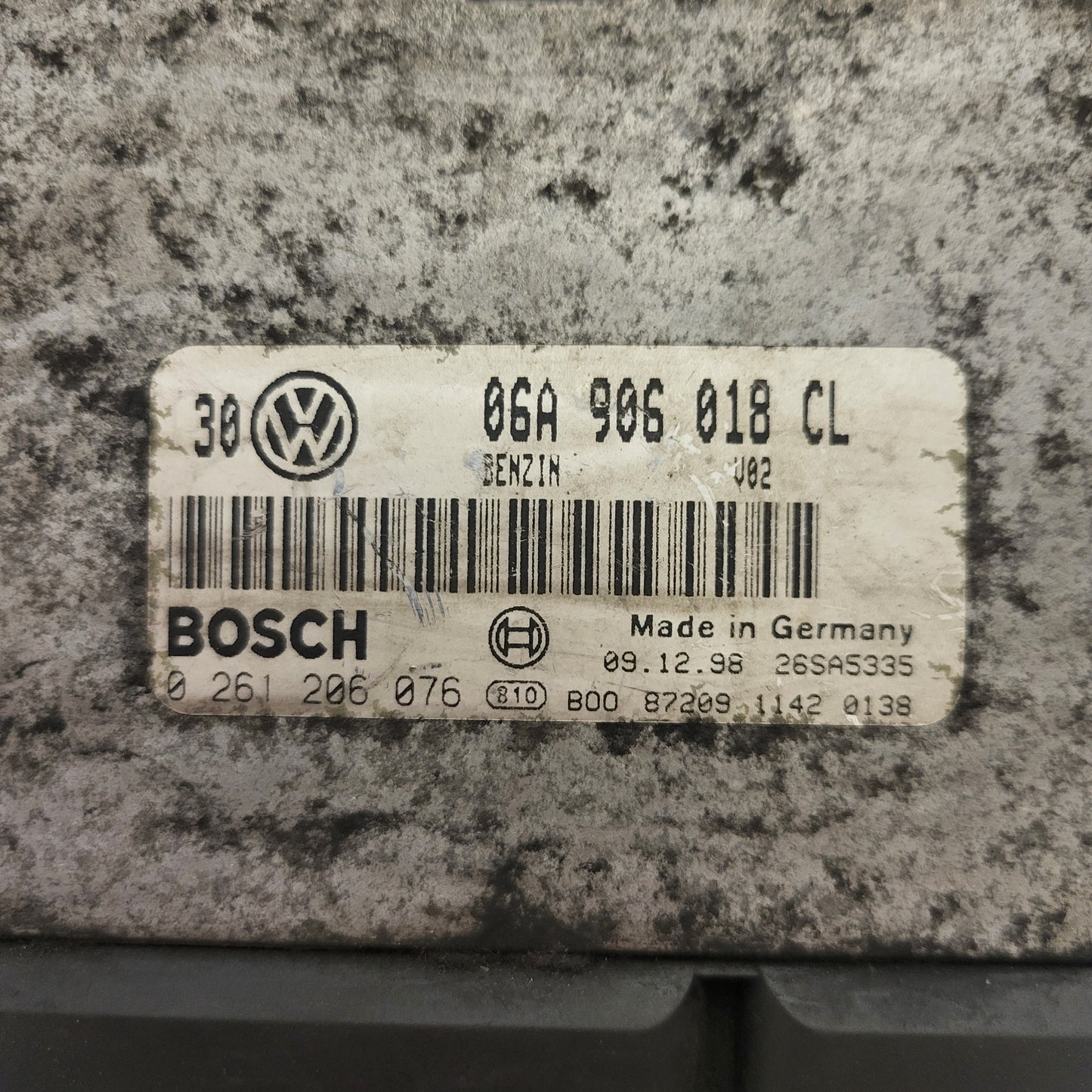 VW GOLF ECU / 06A906018CL / 0261206076 / BOSCH