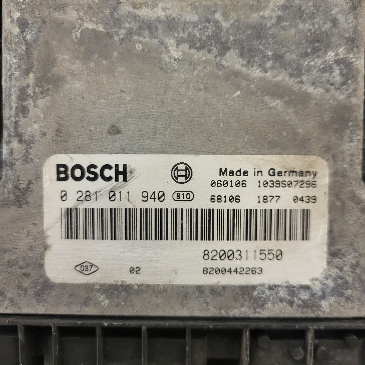 RENAULT MASTER MOVANO BOSCH ECU / 0281011940 / 8200311550 / 8200442263 / BOSCH