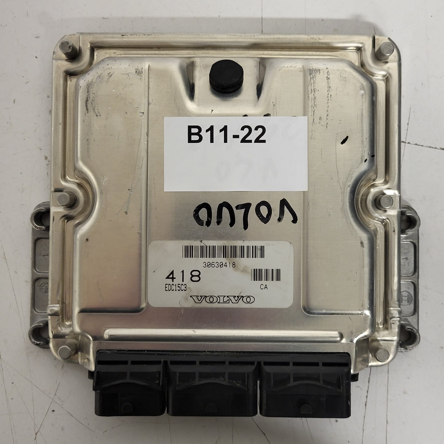 VOLVO S40 V40 ECU / 0281011087 / HOM8200065996 / 8200233343 / BOSCH