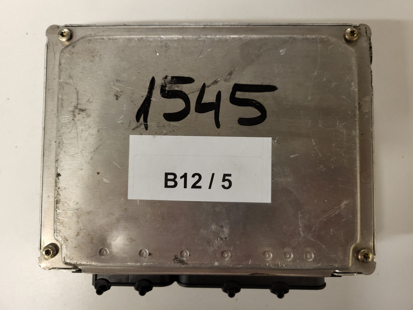VW PASSAT ECU / 8D0907558B / 0261204774 / BOSCH