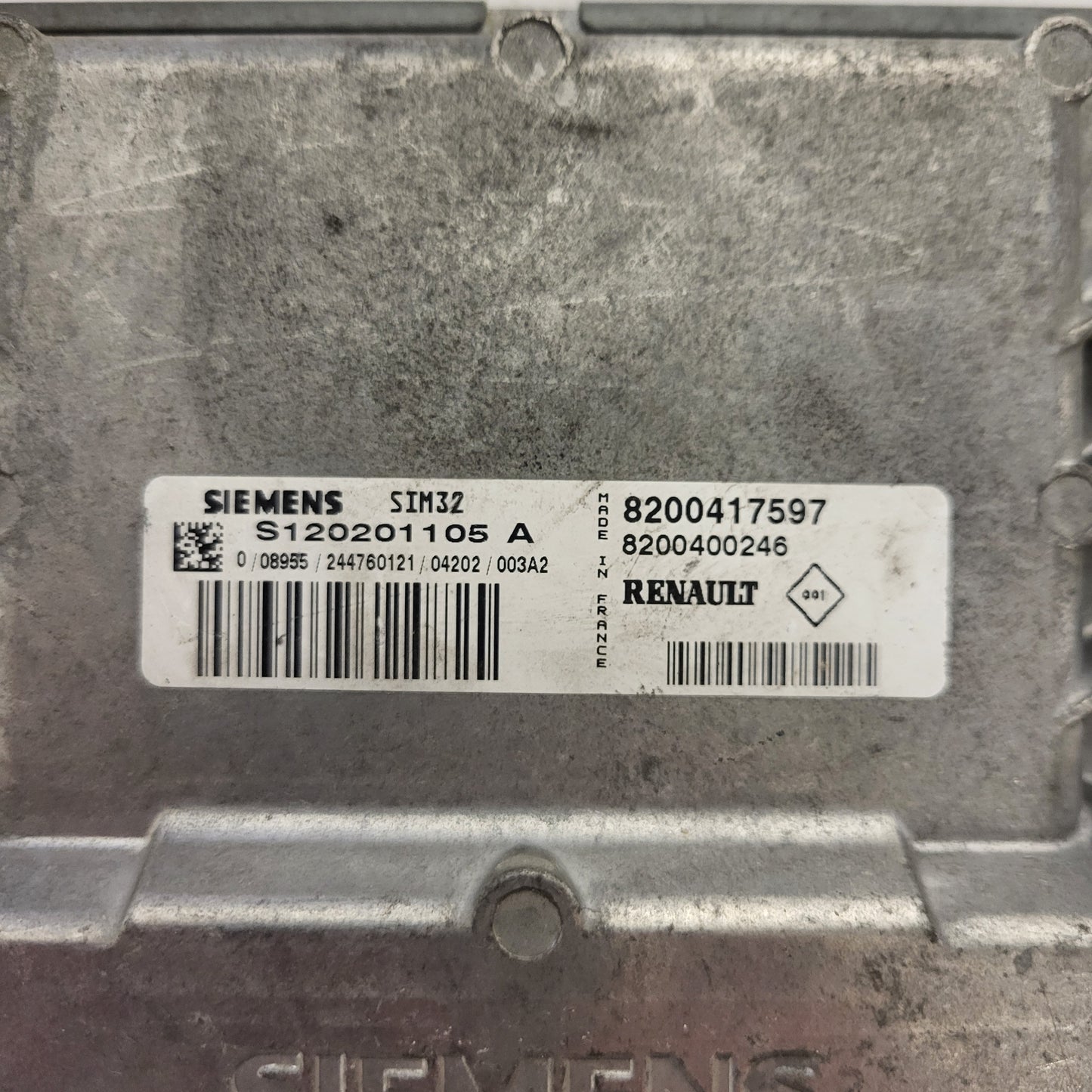 RENAULT ECU / S120201105 / S120201105A / SIM32 / 8200417597 / 8200400246