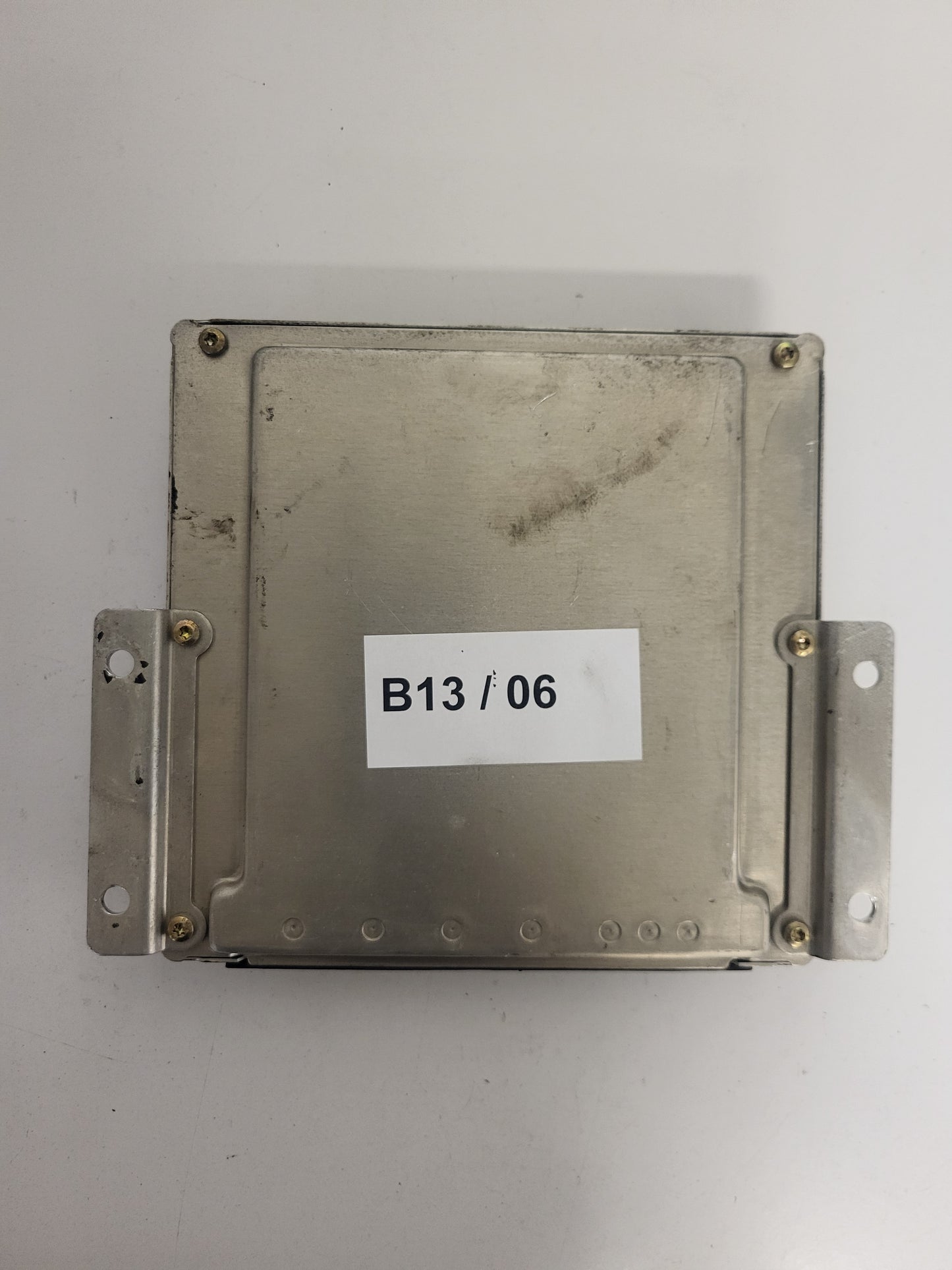 LANCIA LYBRA ECU / 0281010002 / 46472183 / C424B839 / BOSCH