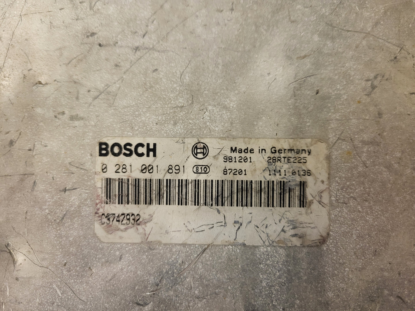ALFA ROMEO 156 ECU / 0281001891 / C374Z932 / BOSCH