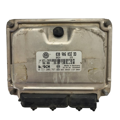 VW POLO ECU / 030906032BD / 0261206767 / 26SA0000 / BOSCH