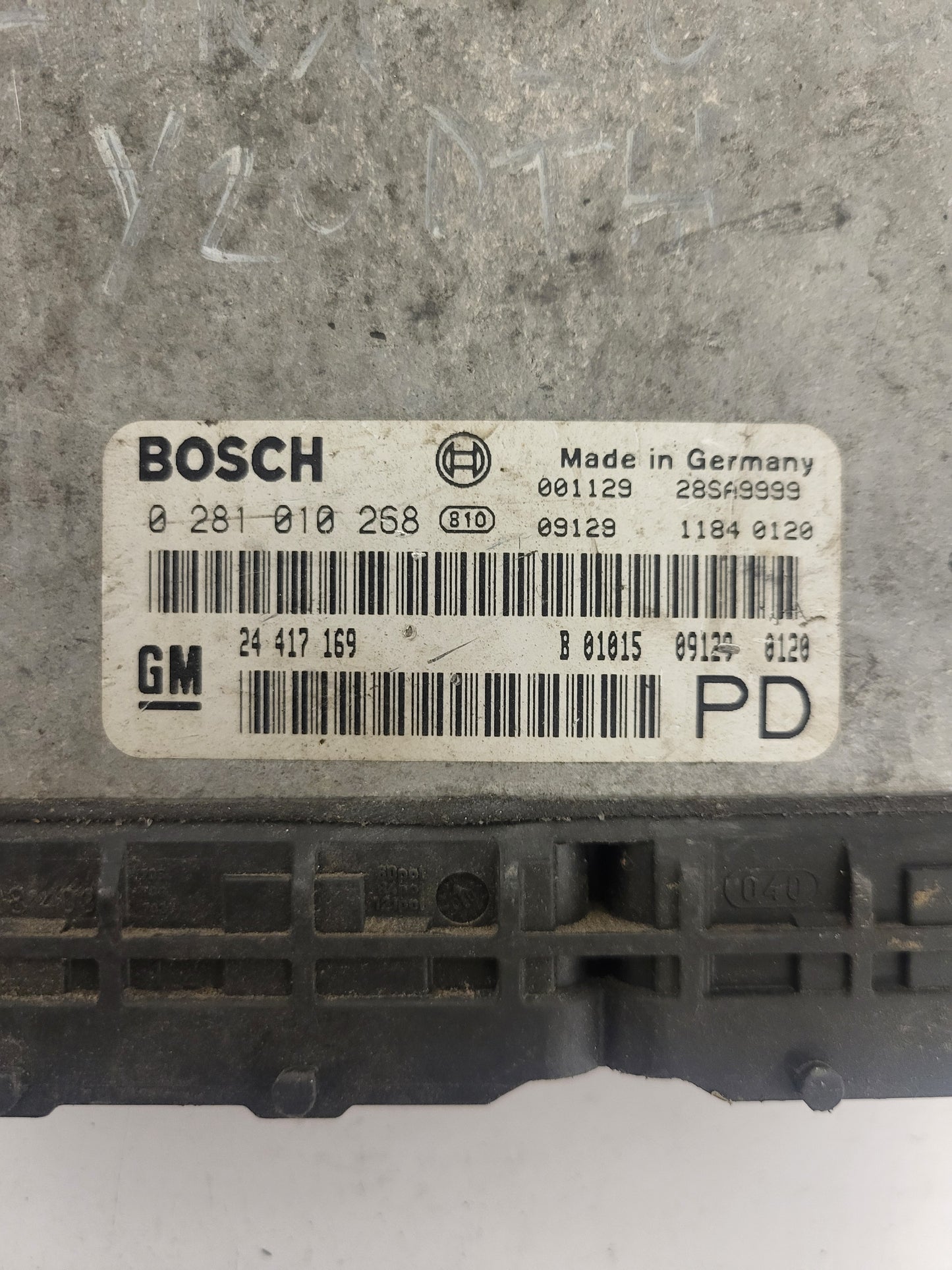 Opel Zafira 2.0 ECU / 0281010268 / 24417169 / BOSCH
