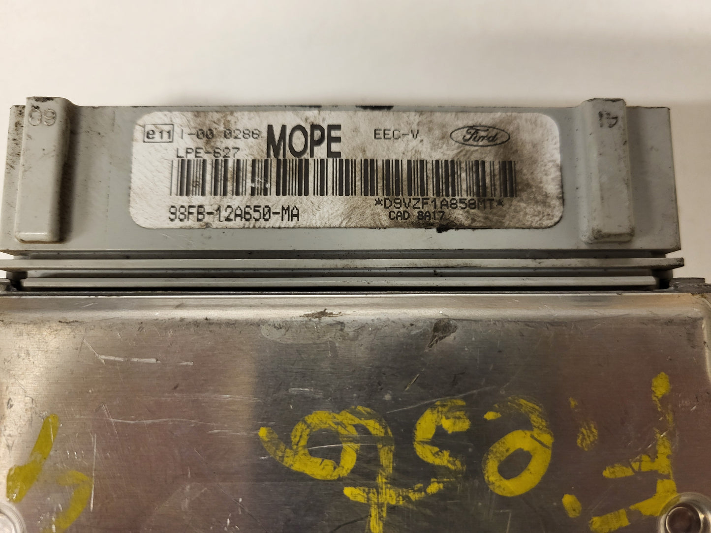 FORD FIESTA ECU / 98FB-12A650-MA / MOPE / LPE-627 / EEC-V / 98FB12A650MA