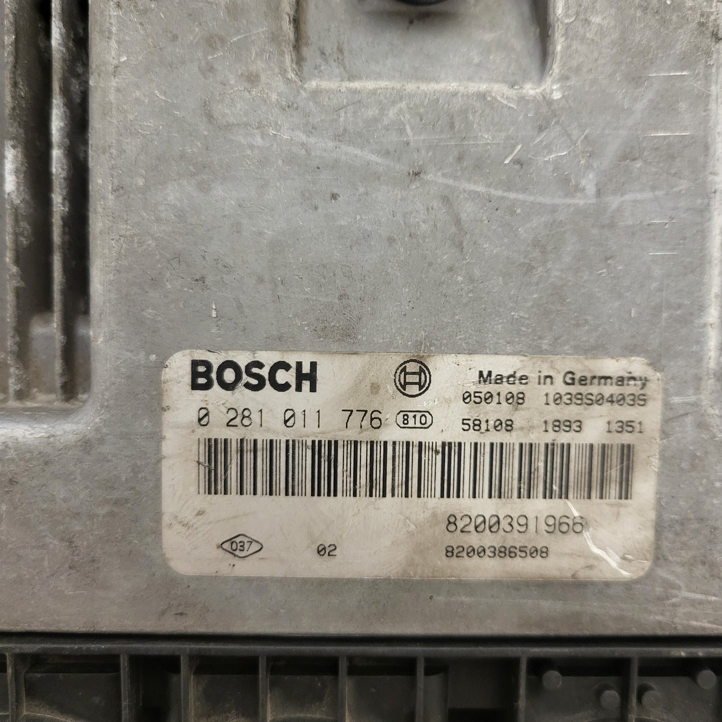 Renault 1.9DCI ECU / 0281011776 / 8200391966 / 8200386508 / BOSCH