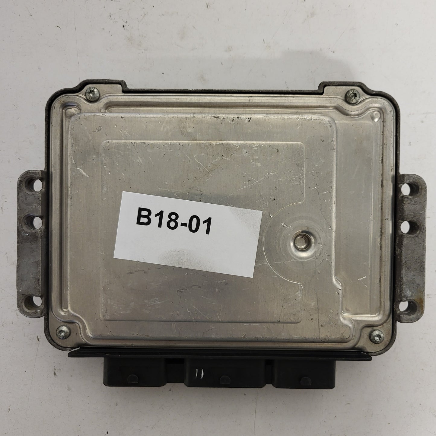 Renault 1.9DCI ECU / 0281011776 / 8200391966 / 8200386508 / BOSCH