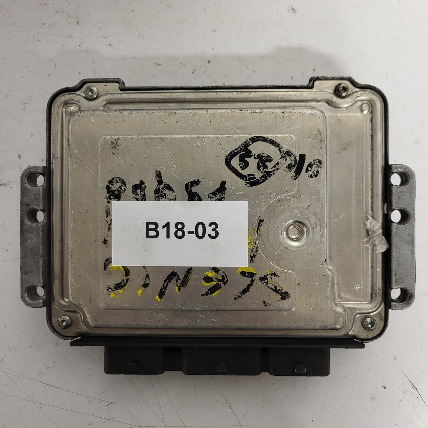 Renault ECU / 0281011549 / 8200310863 / 8200370779 / BOSCH
