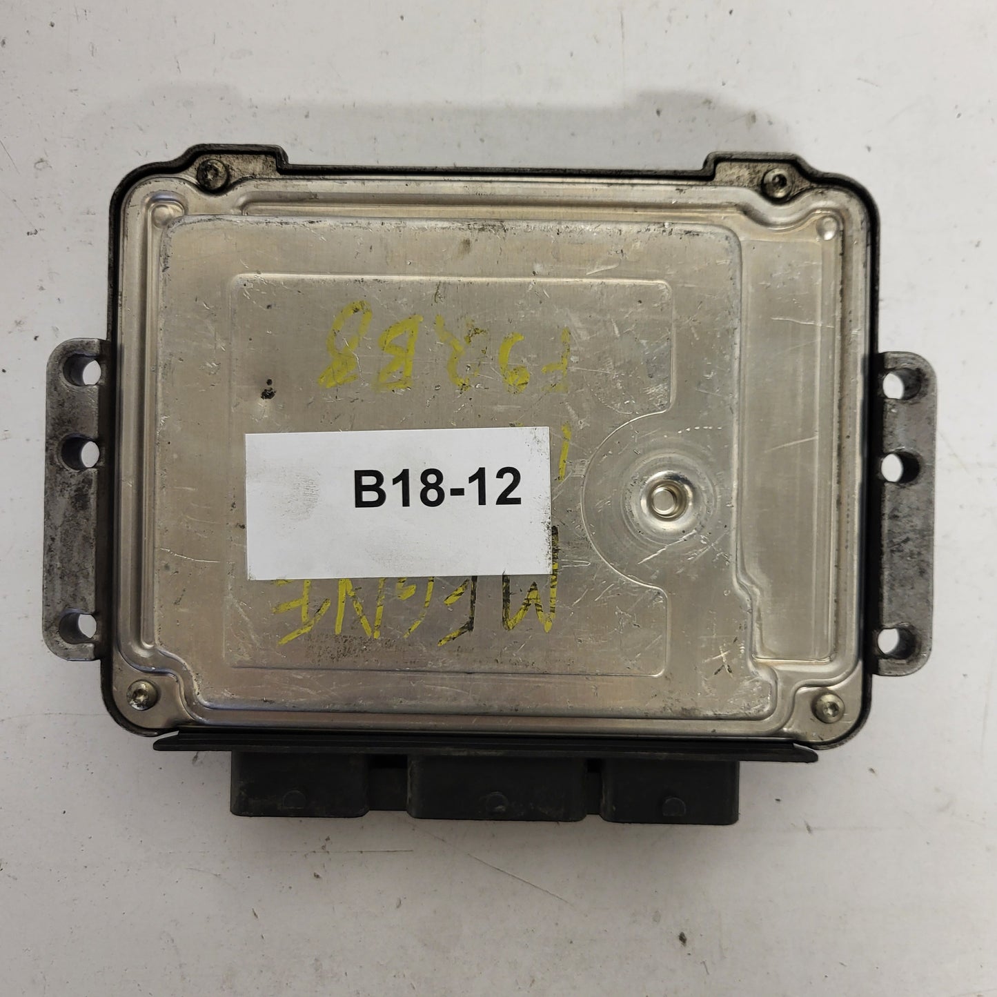 Renault Megane 1.9 DCI ECU / 0281011276 / 8200305678 / 8200304606 / BOSCH