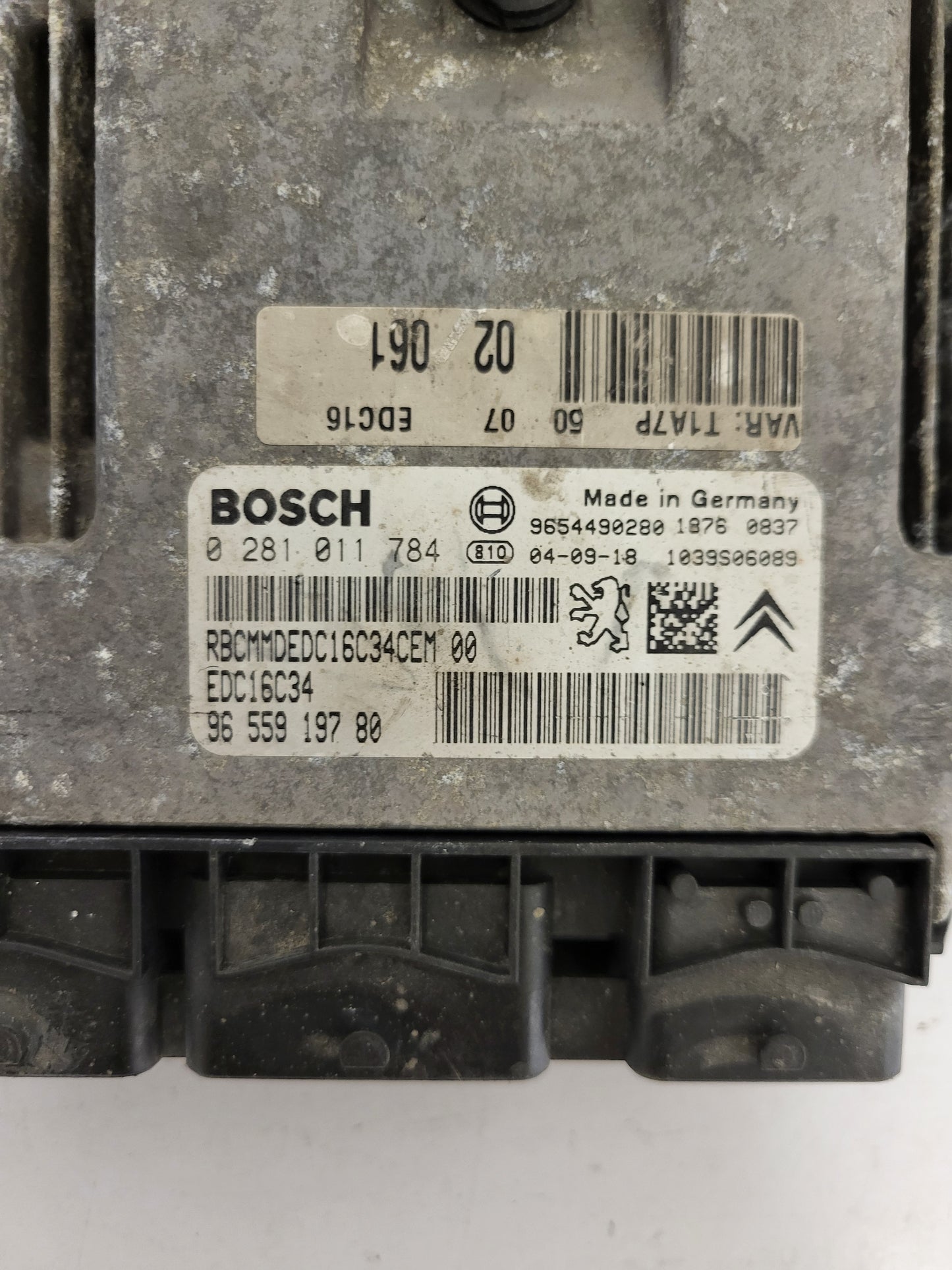 PEUGEOT CITROEN ECU / 0281011784 / 9655919780 / 9654490280 / EDC16C34 / BOSCH