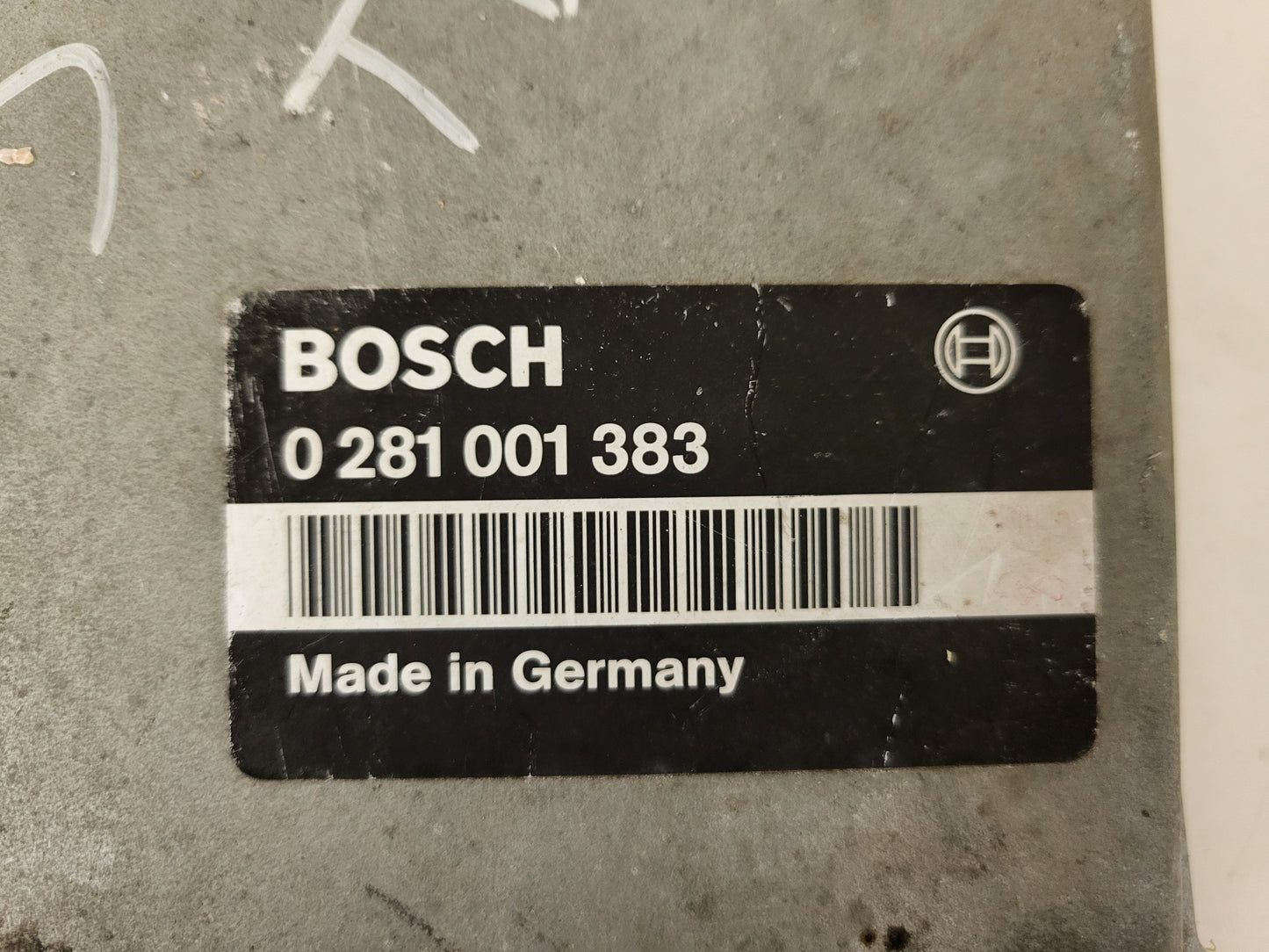 BMW ECU / 0281001383 / 2246684 / 6142.00156 / BOSCH
