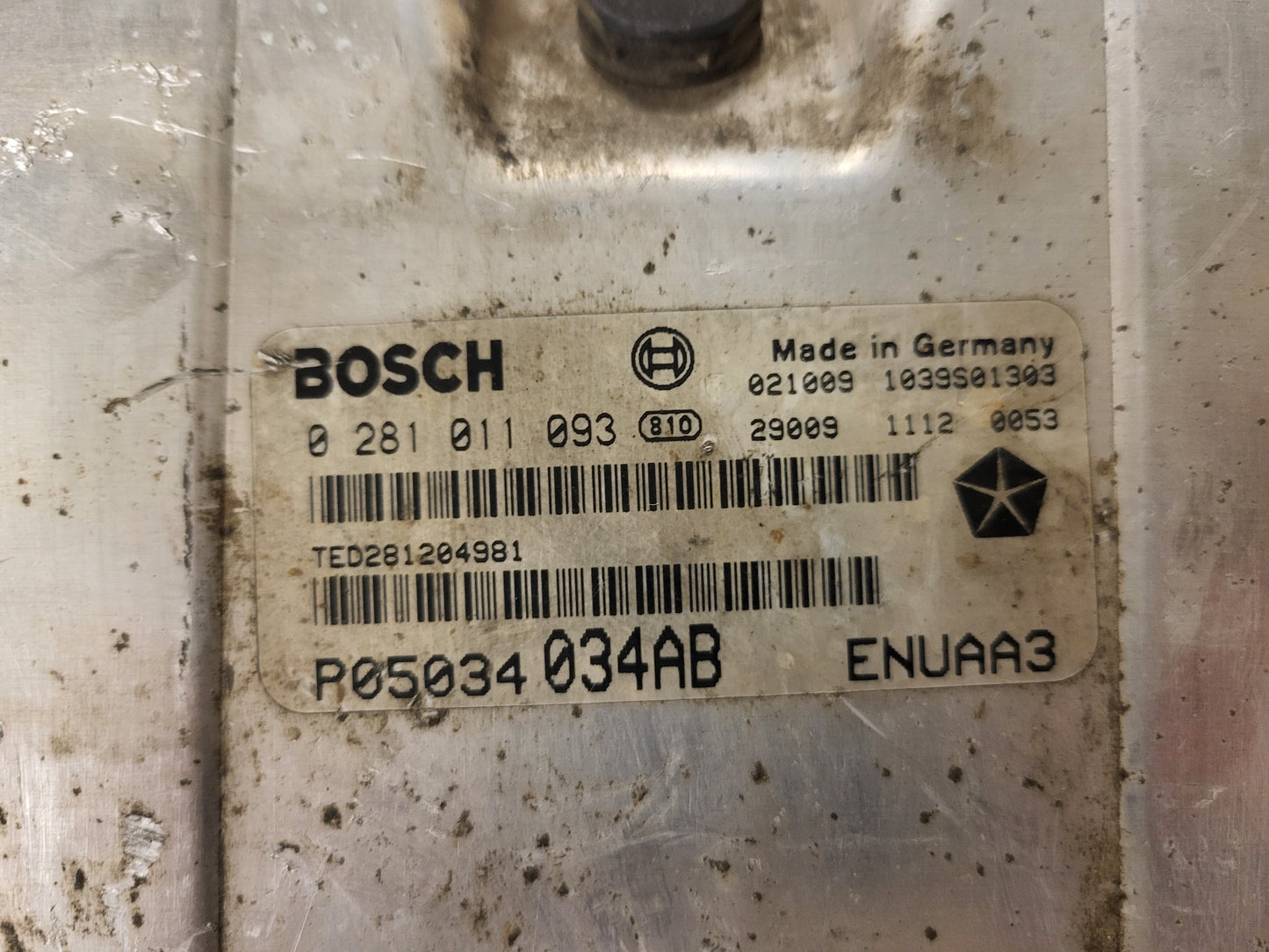 CHRYSLER ECU / 0281011093 / P05034034AB / BOSCH