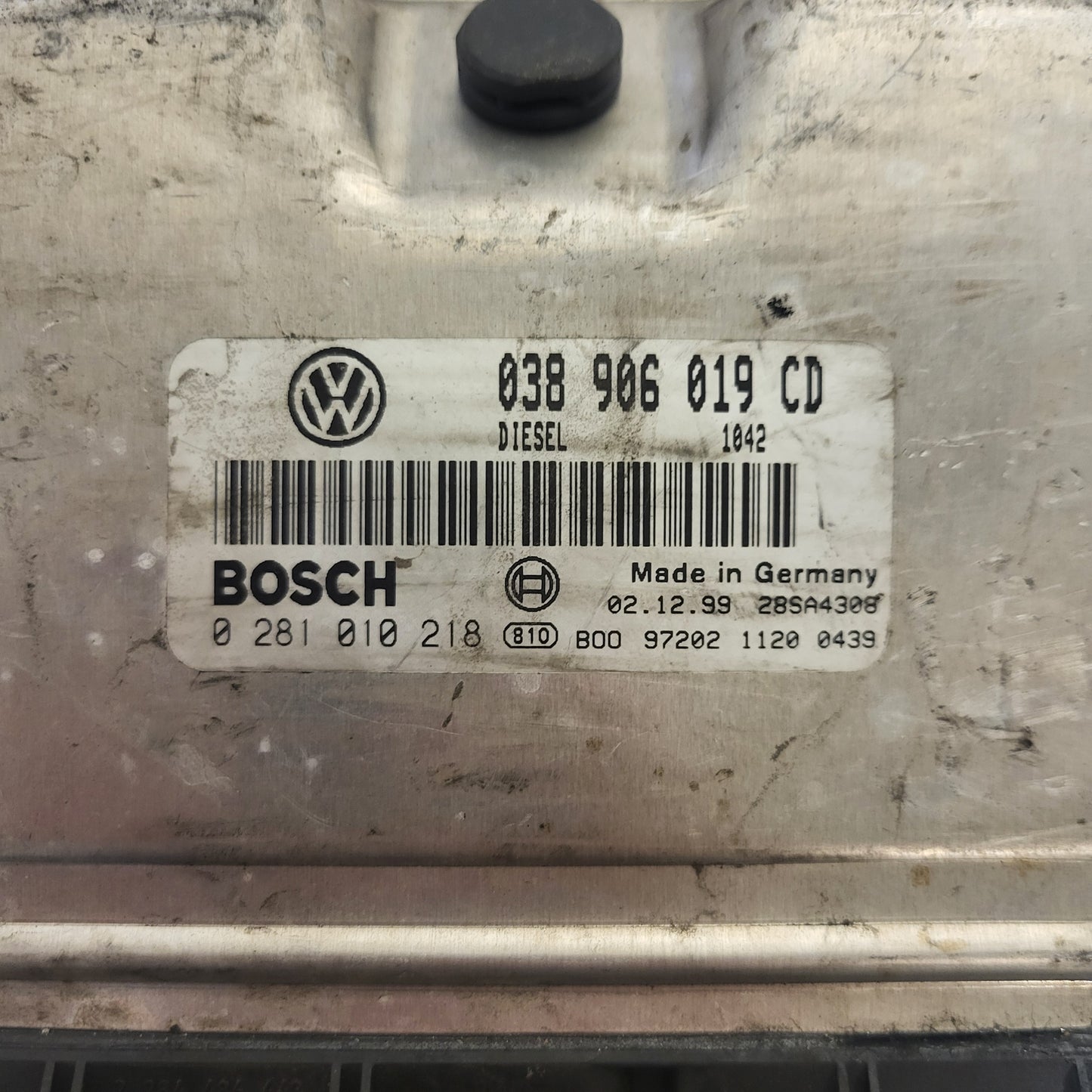 VW SKODA VAG ECU / 038906019CD / 0281010218 / 038906019 / BOSCH