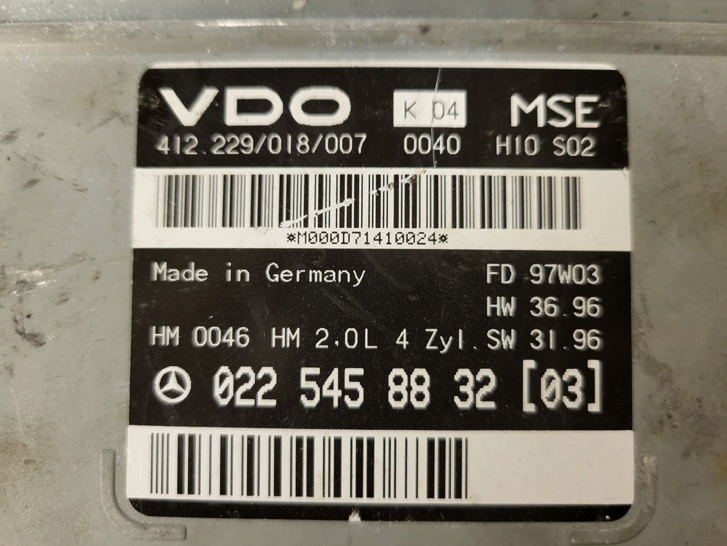 MERCEDES ECU / 0225458832 / 022 545 88 32 / 412.229/018/007 / VDO