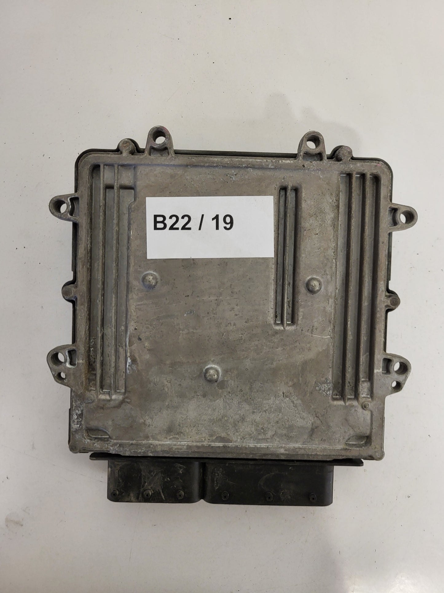 SMART FORFOUR ECU / A6391500479 / 0281011841 / BOSCH