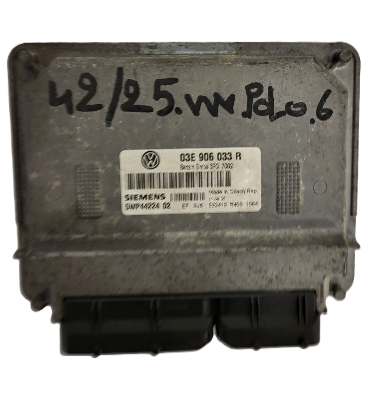 VW POLO SEAT IBIZA ECU / 03E906033R / 5WP44224 02 / 3PG 7002 / SIEMENS - B22-23 - 1