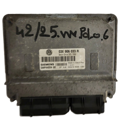 VW POLO SEAT IBIZA ECU / 03E906033R / 5WP44224 02 / 3PG 7002 / SIEMENS - B22-23 - 1