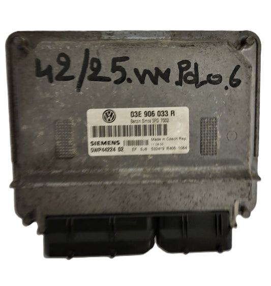 VW POLO SEAT IBIZA ECU / 03E906033R / 5WP44224 02 / 3PG 7002 / SIEMENS