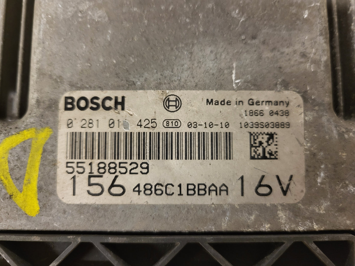 ALFA ROMEO 156 ECU / 0281011425 / 55188529 / BOSCH
