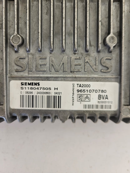 PEUGEOT 307 GEARBOX ECU / S118047505H / 9651070780 / TA2000 / BVA / SIEMENS