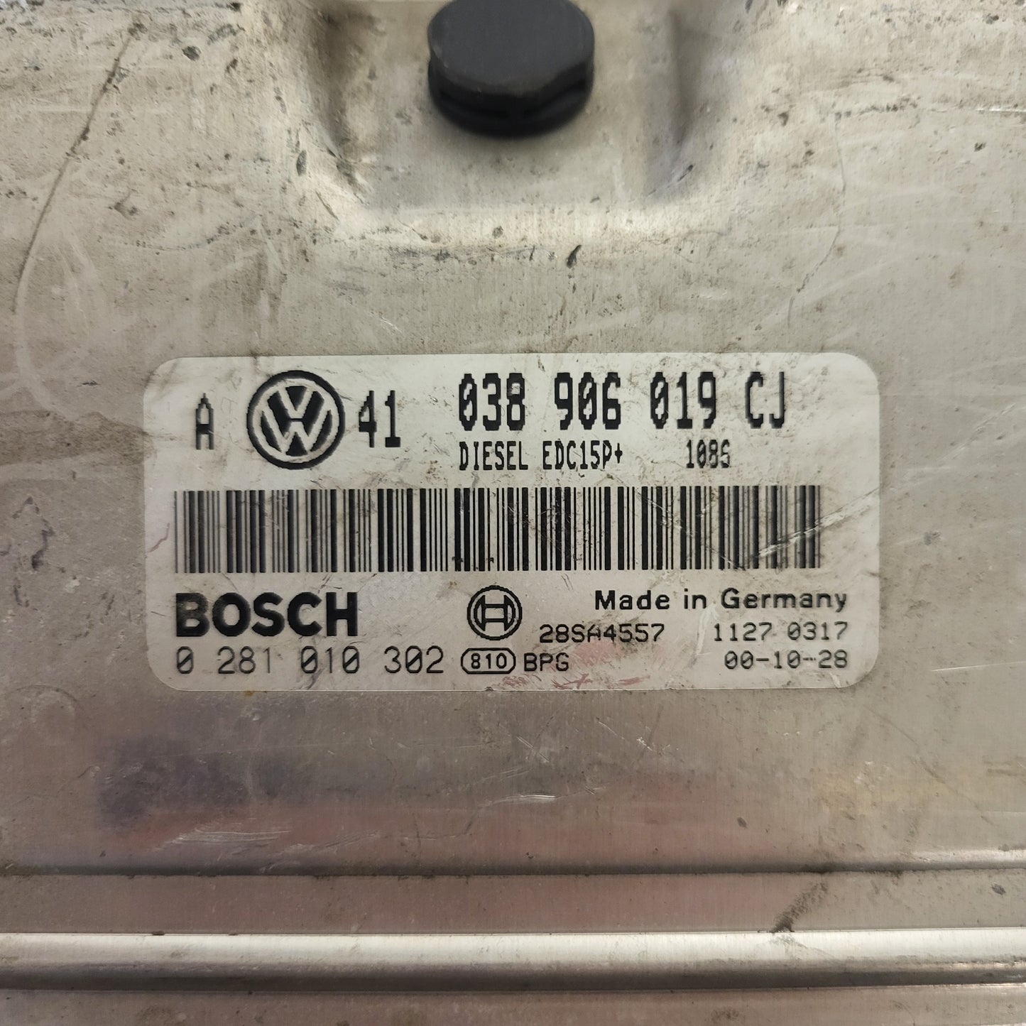 VW GOLF VAG ECU / 038906019CJ / 0281010302 / EDC15P+ / 28SA4557 / 038906019