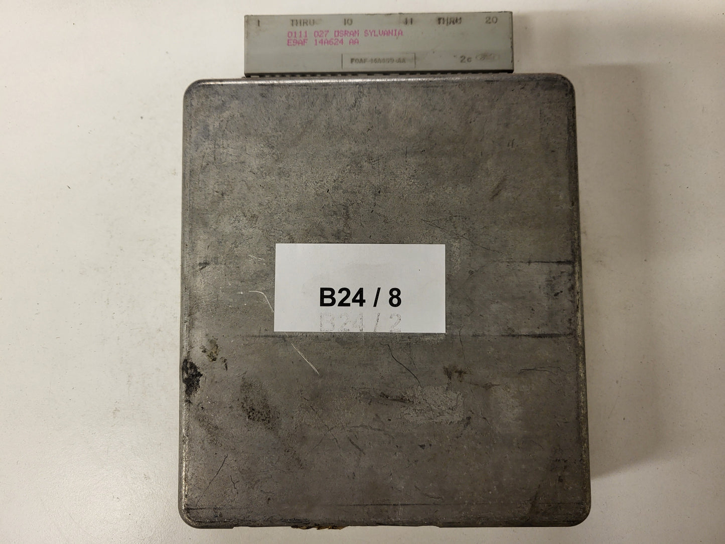 FORD KA ECU / 1S5A-12A650-CA / LGF0 / EEC-V / LP4-322 / 1S5A12A650CA / VISTEON