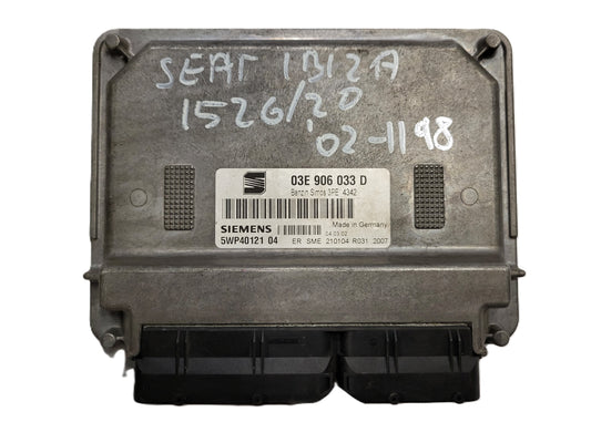 SEAT IBIZA ŠKODA FABIA 1.2 ECU / 03E906033D / 5WP40121 04 / SIEMENS