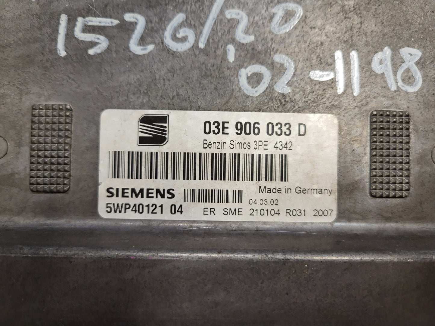 SEAT IBIZA ŠKODA FABIA 1.2 ECU / 03E906033D / 5WP40121 04 / SIEMENS