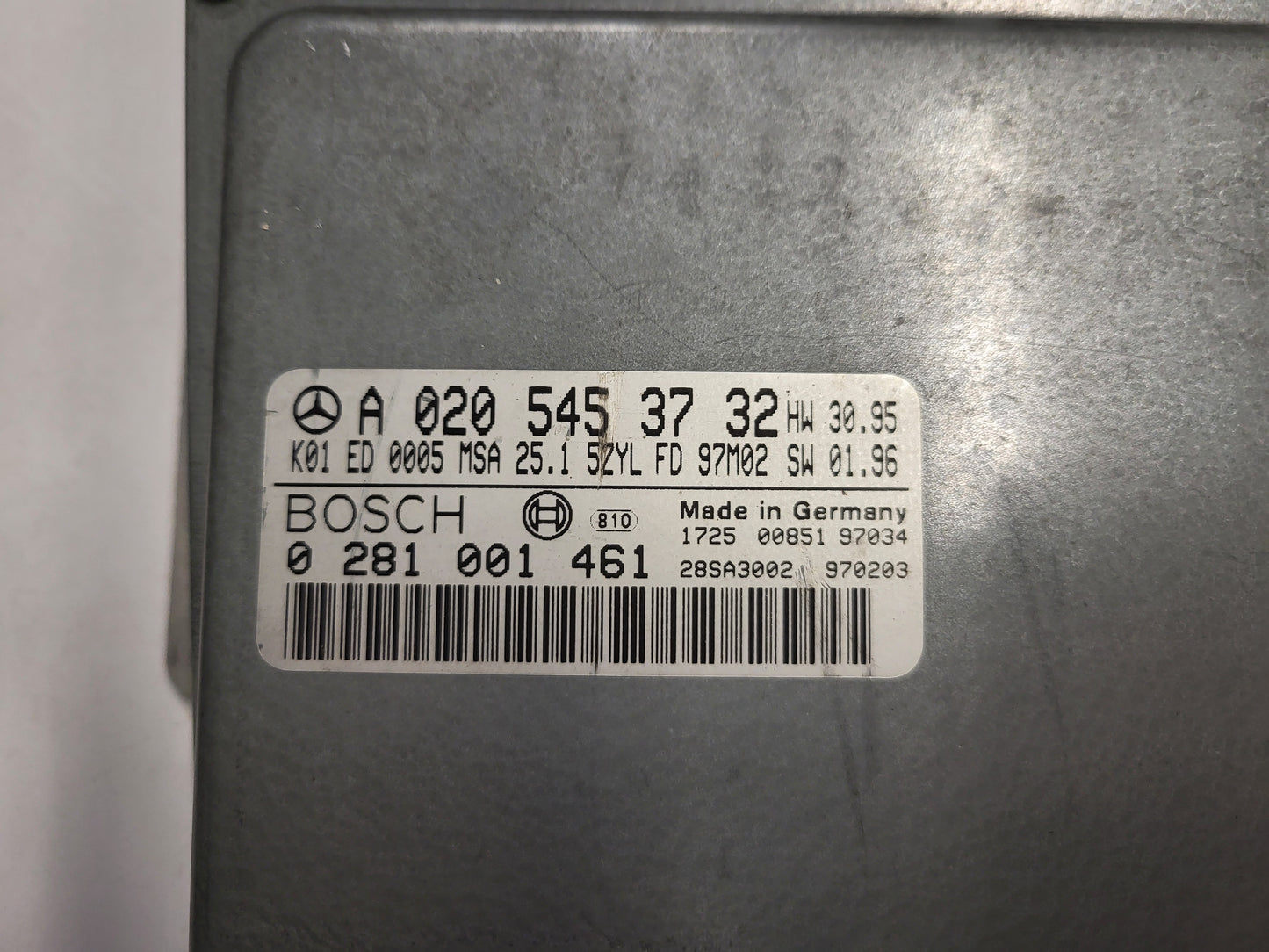 Mercedes Benz W210 ECU / A0205453732 / 0281001461 / BOSCH